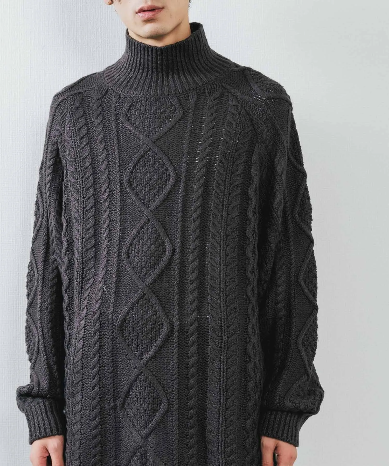 CABLE KNIT TURTLENECK