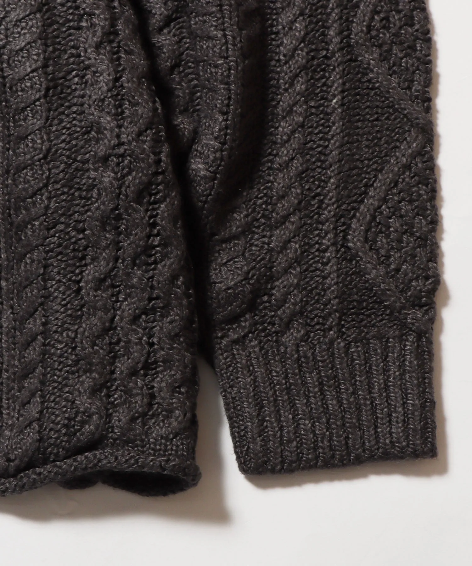 CABLE KNIT TURTLENECK