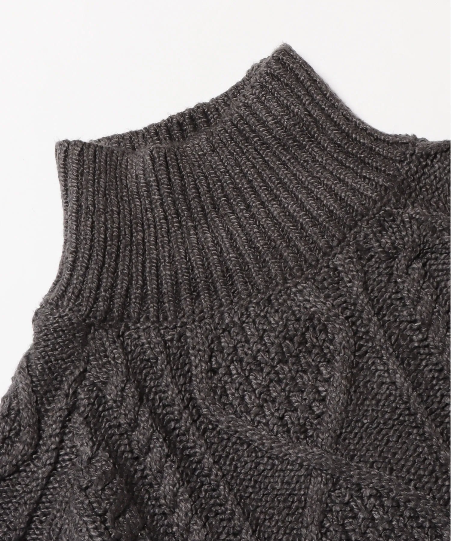 CABLE KNIT TURTLENECK