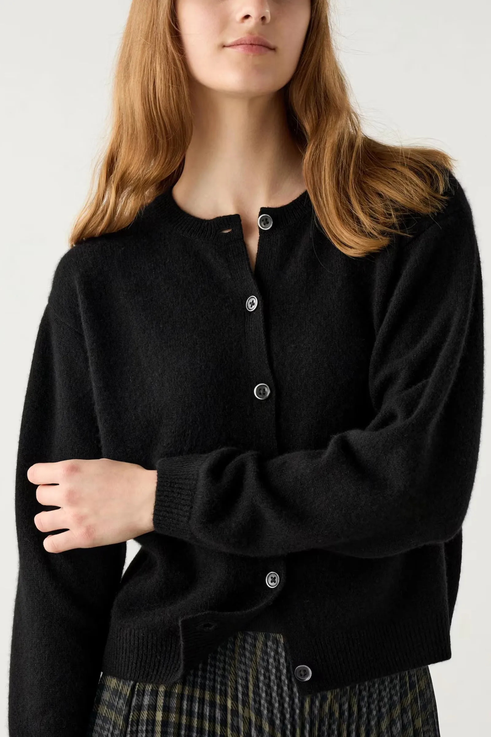 Cashmere Crew Neck Short Cardigan, Black
