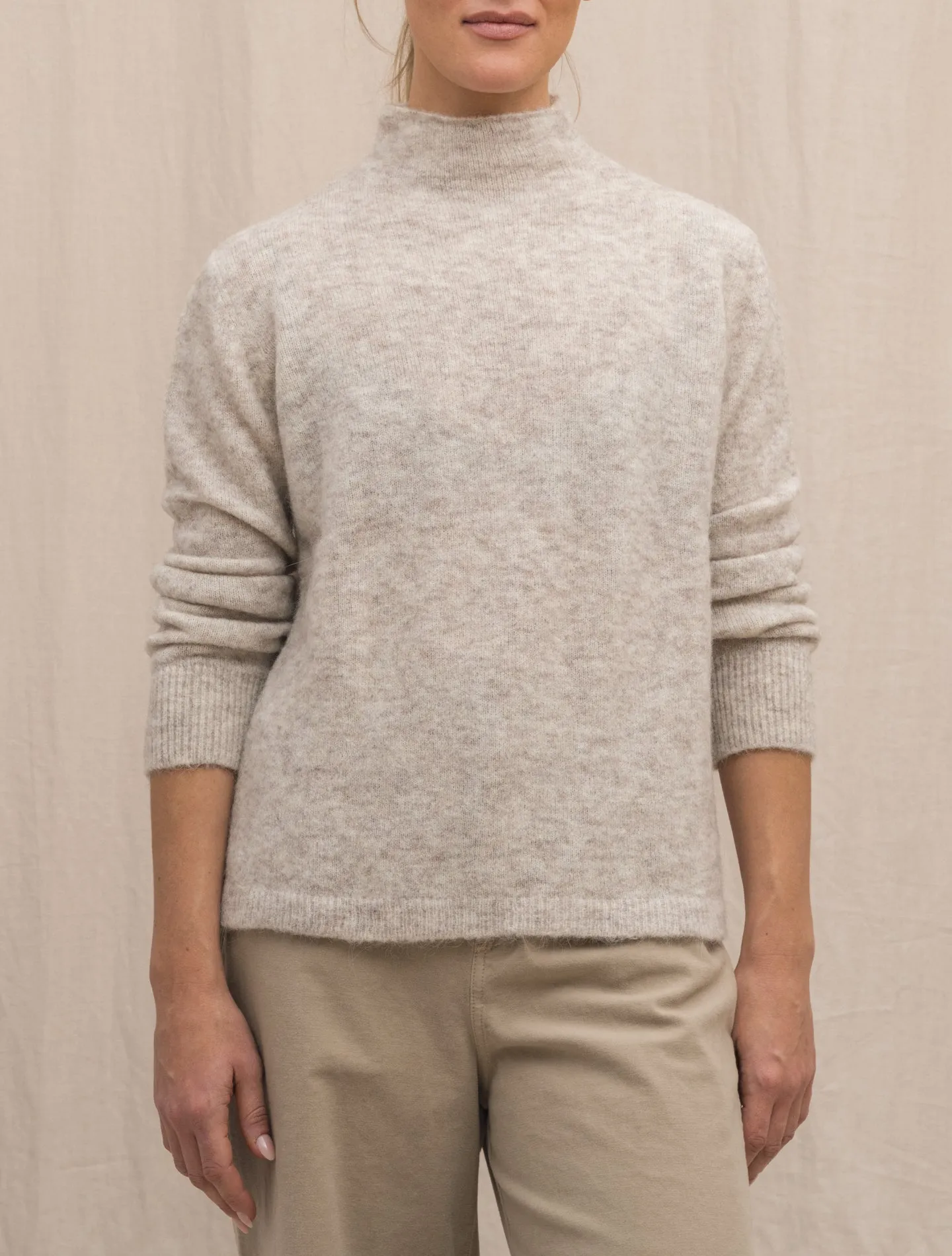 Knitted Alpaca Mockneck Beige