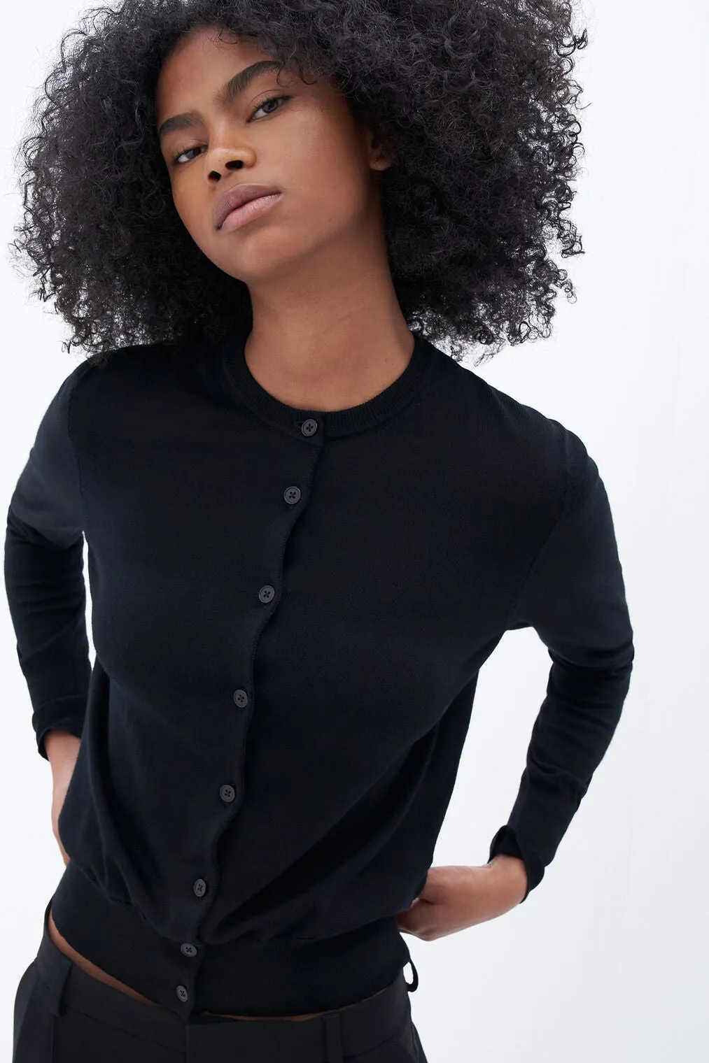 Merino short cardigan in black