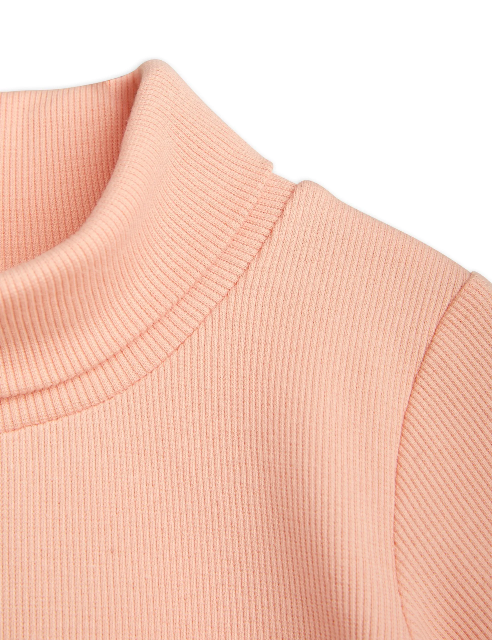 MR Solid Rib Turtleneck SS Tee